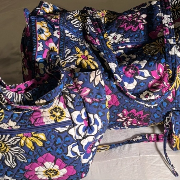 Vera Bradley African Violet Blue Floral Tote Set of 3 2014 fall to 2015 spring. - Picture 12 of 16